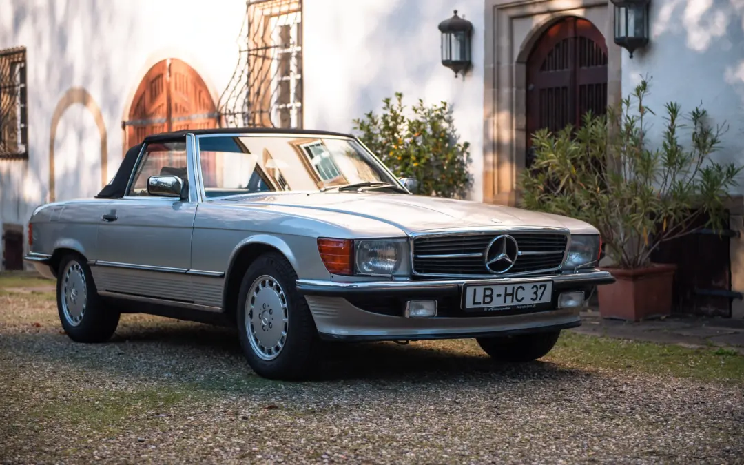 Mercedes-Benz 300SL R107