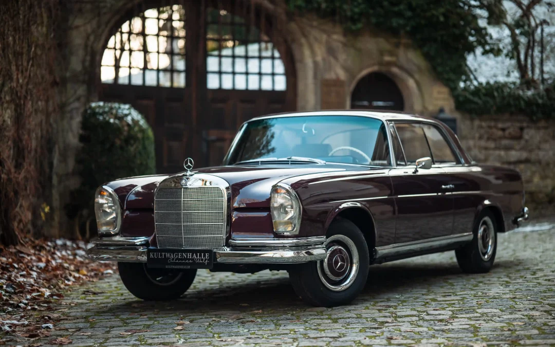 Mercedes-Benz 220SEb W111