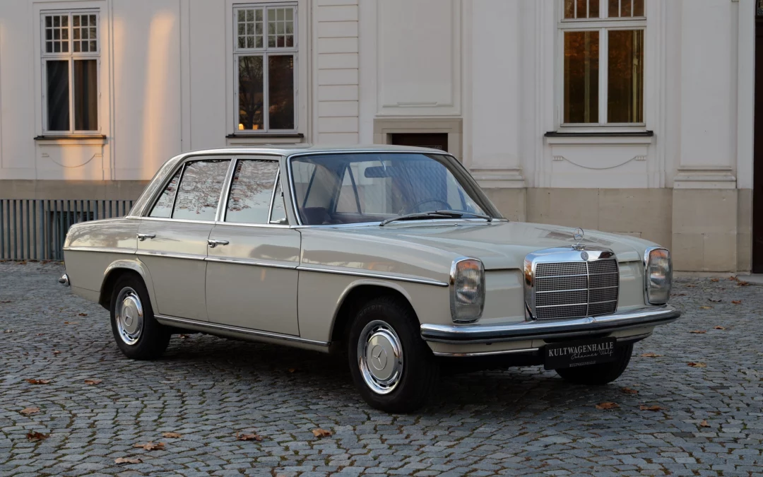 Mercedes-Benz 220/8 W115