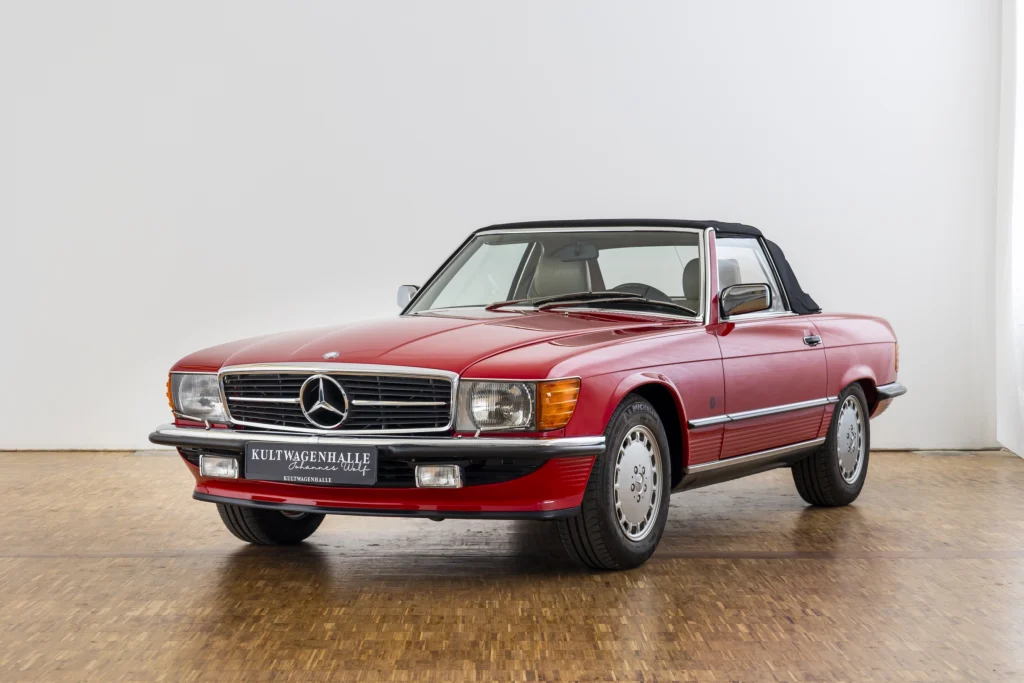Mercedes-Benz 300 SL R107