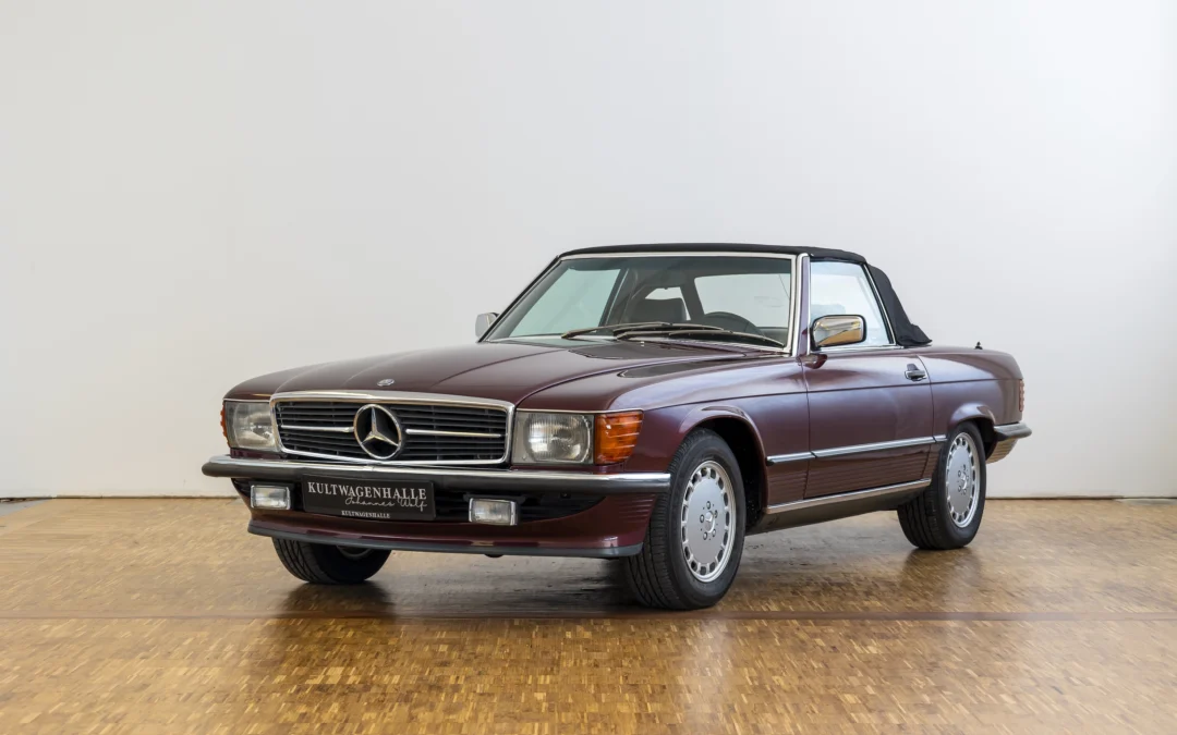 Mercedes-Benz 300 SL R107